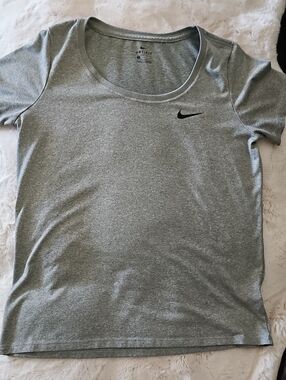 Nike Women's Light Gray Dri-FIT Scoop Neck Tee